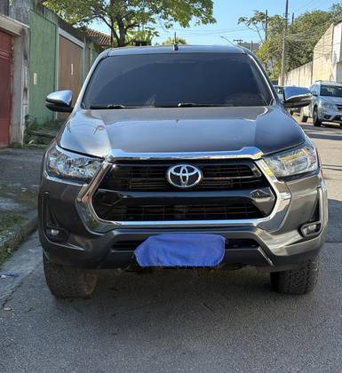 TOYOTA HILUX 2.8 D-4D TURBO DIESEL CD SRV 4X4 AUTOMÁTICO